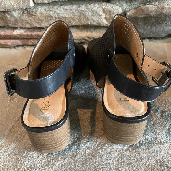 🔥 5/$25 Restricted Black Bootie Sandals Shoes Block Heels Women’s Size 8 - Picture 3 of 11